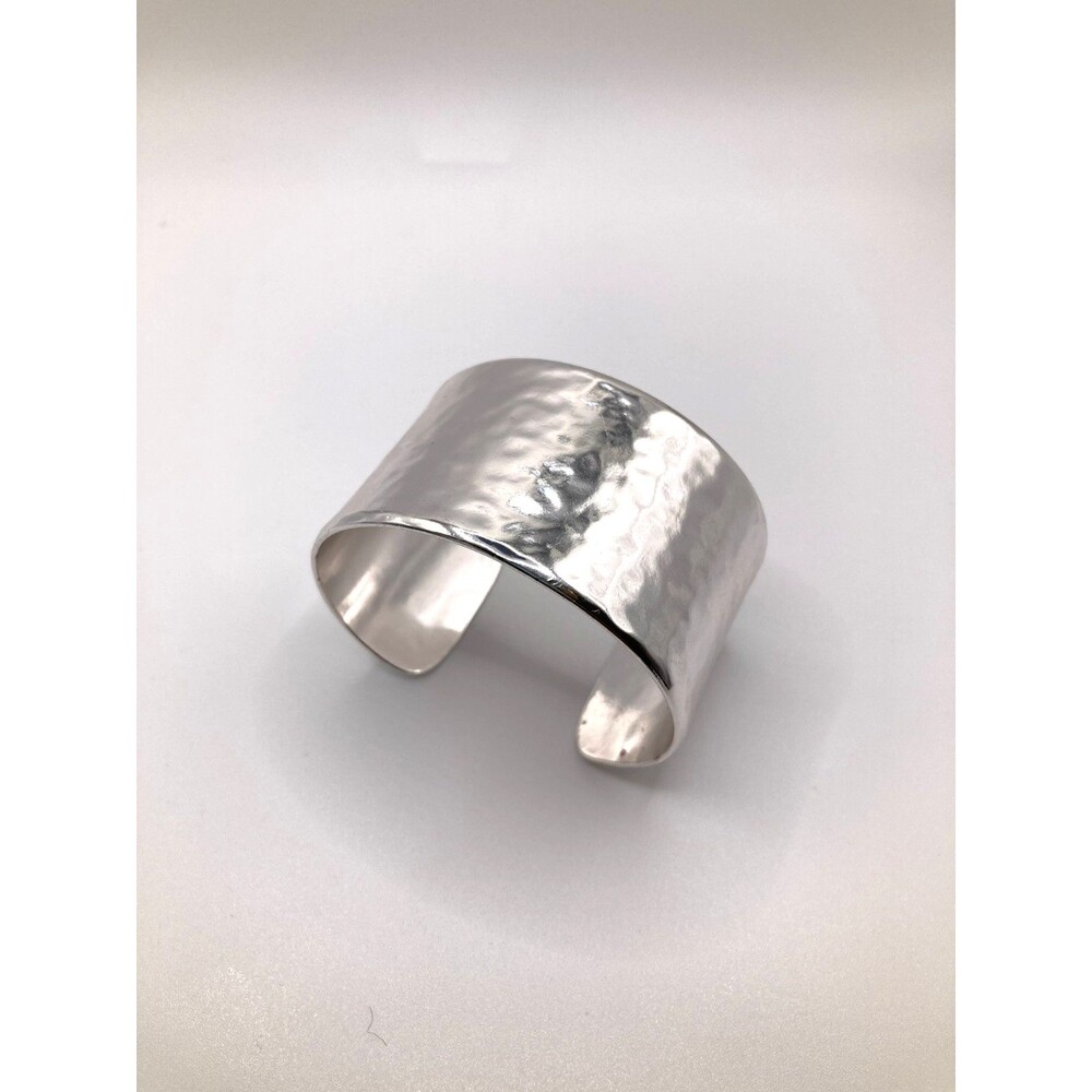 Stunning Staple Silver Tone Hammered Polished Metal Weighty Cuff Bracelet S.6.75